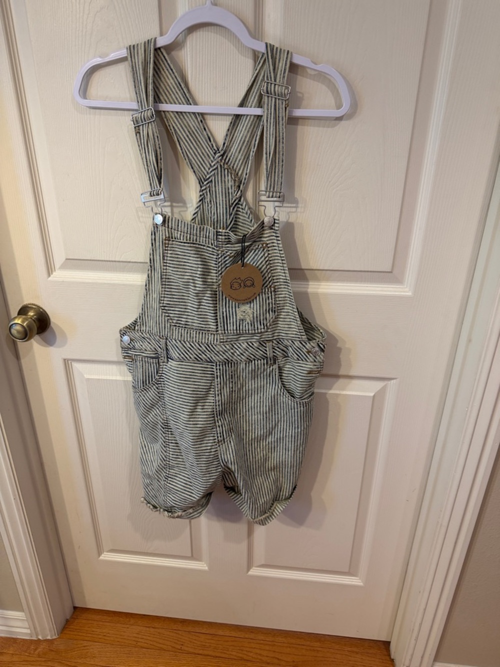 Aaron & Amber Striped Overall Shorts Sz M.  NWT. Box13